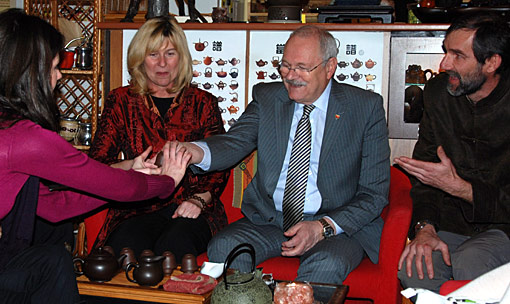 P   rezident Slovenskej republiky  Ivan Gašparovič  sa vo štvrtok 3. 2. 2011 zastavil na čaj v Čajovni dobrých ľudí v Nitre.