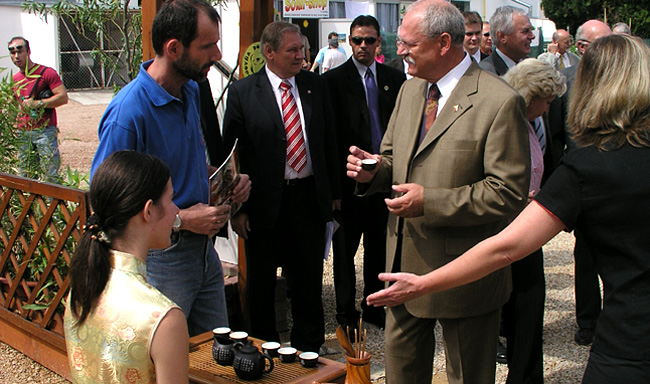 Vystúpenia Aleny a Vladimíra Ondejčíkových - Čajovňa dobrých ľudí, Bonsai centrum Nitra